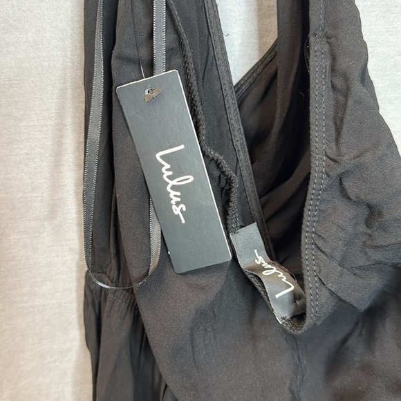 Women’s Lulus Learning to Fly Black Halter Jumpsuit
Size Medium New with Tags - Picture 7 of 9